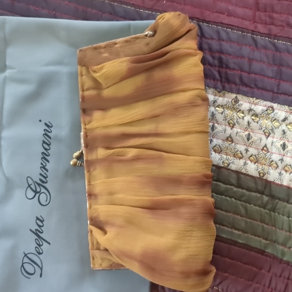 Vintage DEEPA GURNANI* silk tie dye and brass snap close clutch w/dust bag - Picture 4 of 12